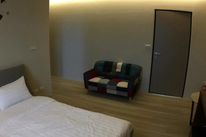 Room 2 of 9