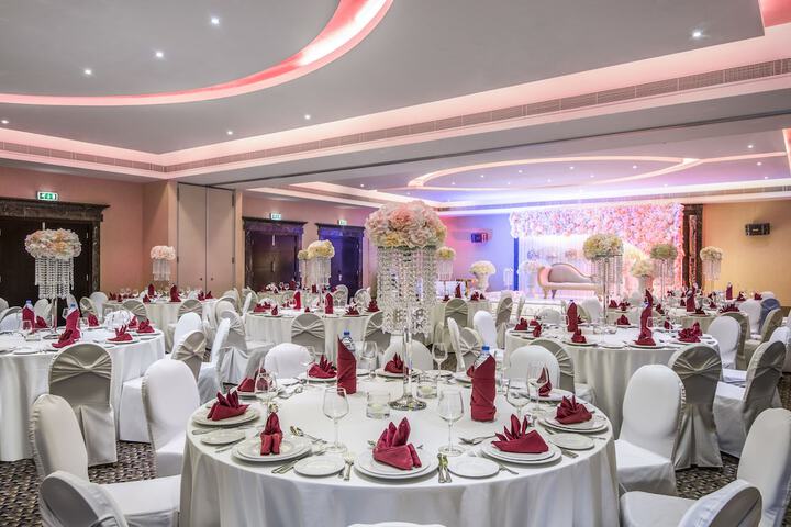 Ballroom/Hall 83 of 89