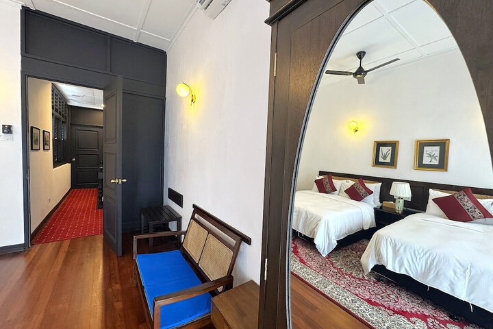 Room 27 of 108