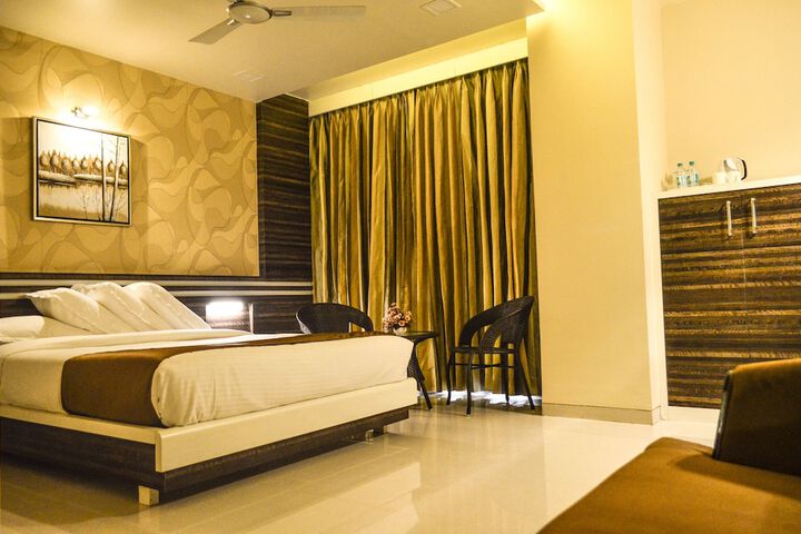 Room 9 of 39