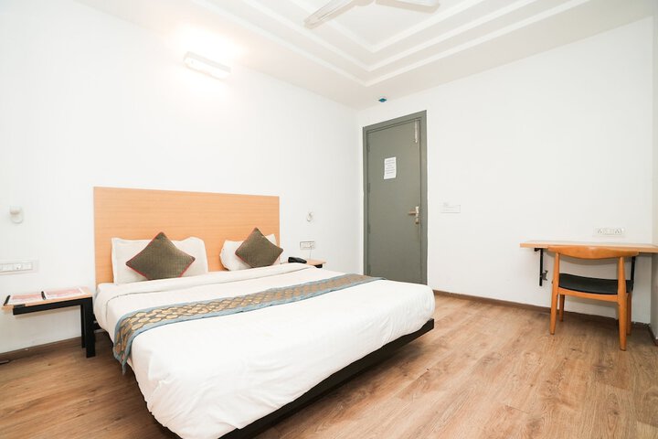 Room 7 of 26