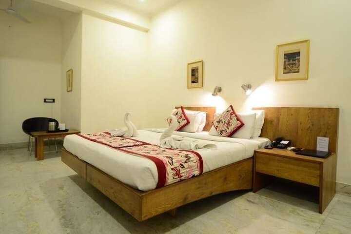 Room 15 of 63