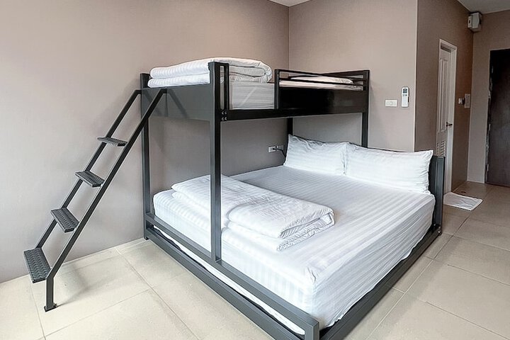 Room 30 of 84