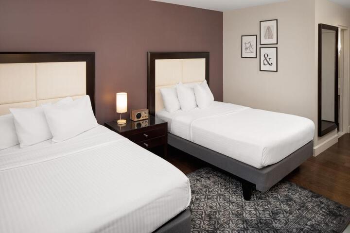 Signature 2 Double Beds (2 of 10)