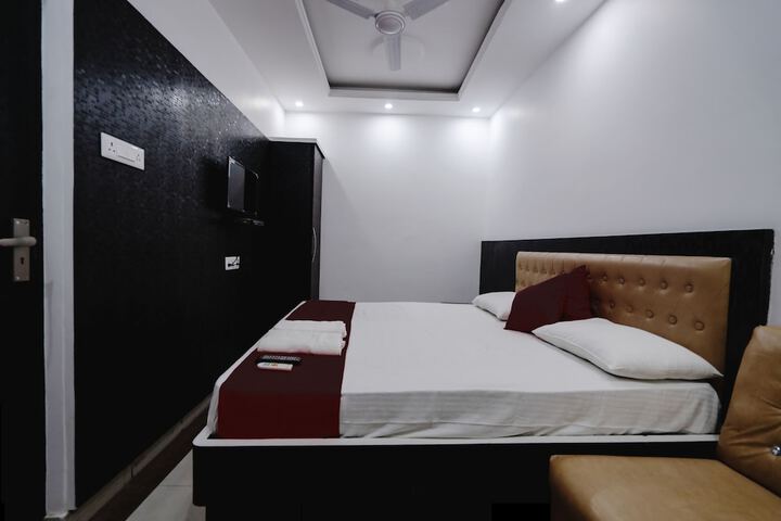 Room 16 of 35
