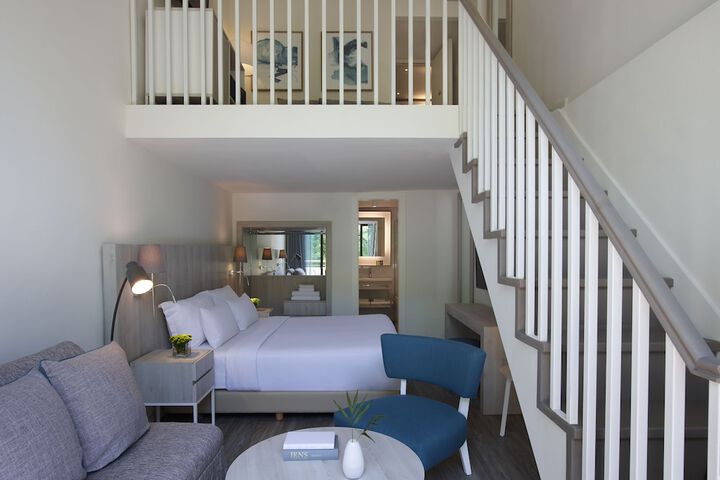 Room 18 of 152