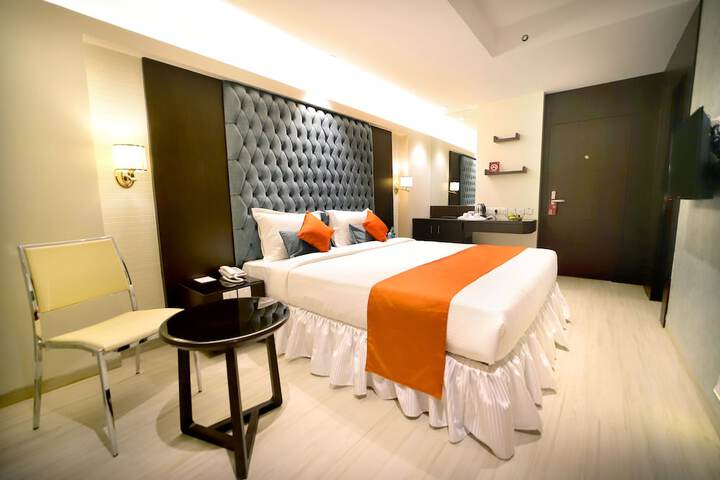 Room 17 of 65