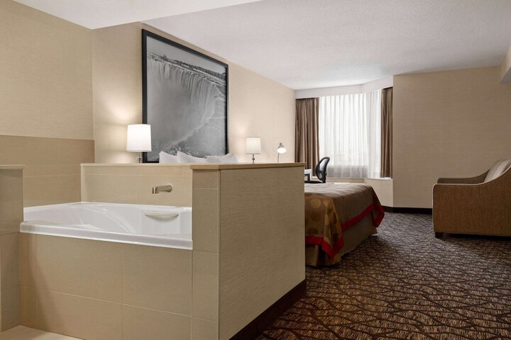 Room 15 of 48