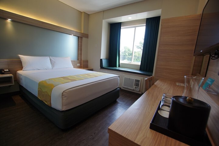 Room 12 of 28