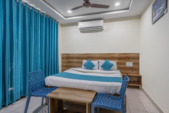 Room 6 of 14