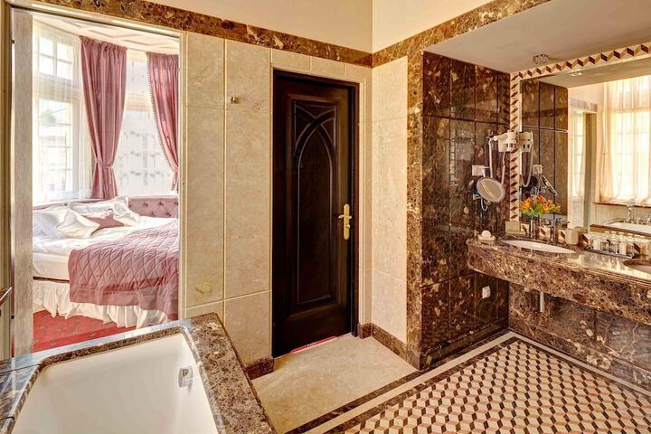 Room 78 of 127