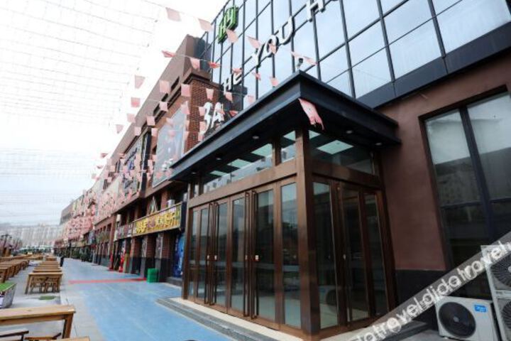 Hotel 8 of 33