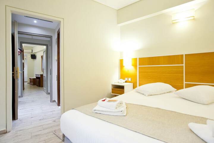 Room 27 of 141