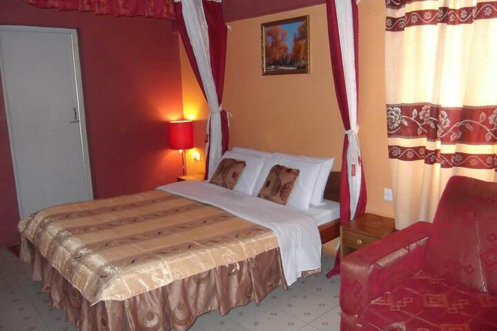 Room 9 of 21