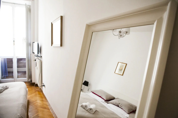 Room 4 of 5