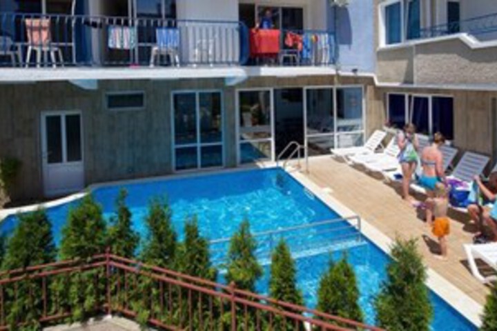 Pool 18 of 26