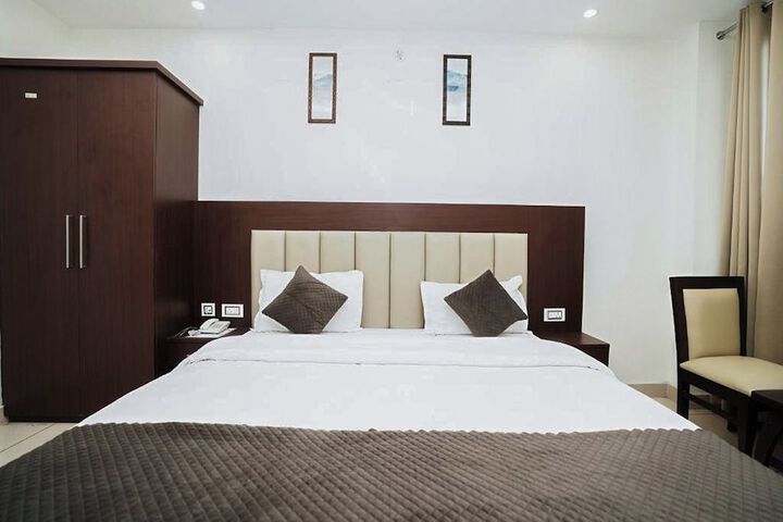 Room 6 of 53
