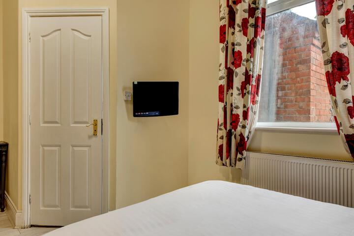 Room 8 of 69