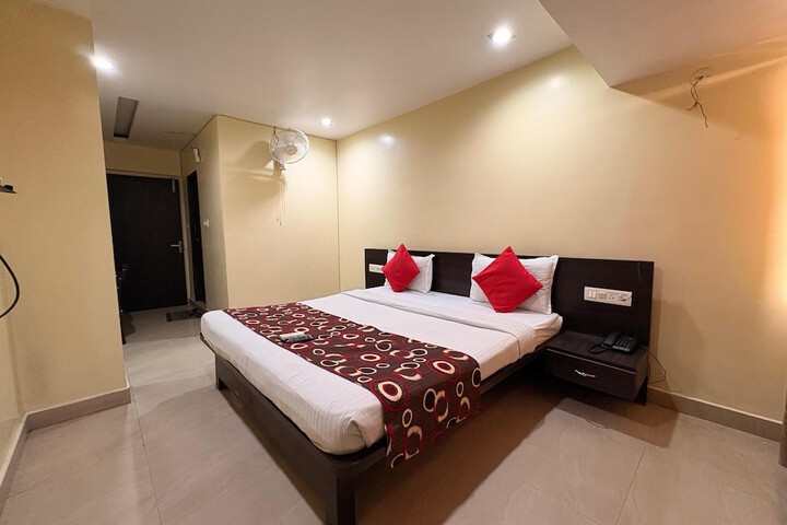 Room 10 of 28