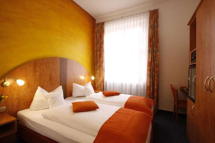 Room 21 of 61