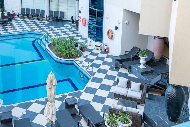 Pool 23 of 38
