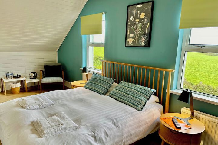 Room 4 of 40
