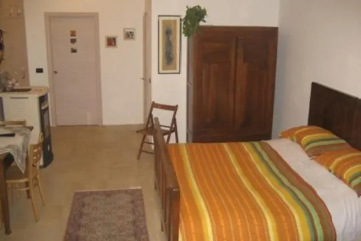Room 3 of 16