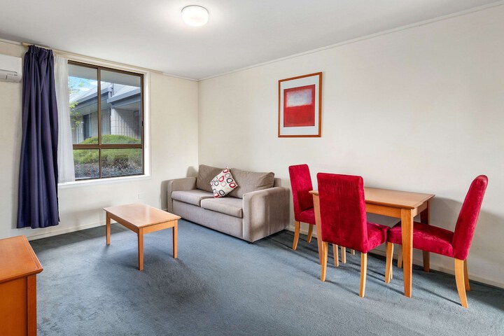 Room 4 of 40