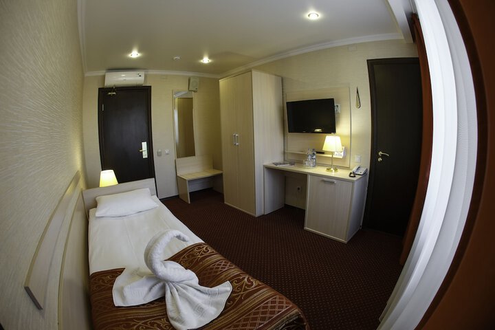 Room 6 of 56
