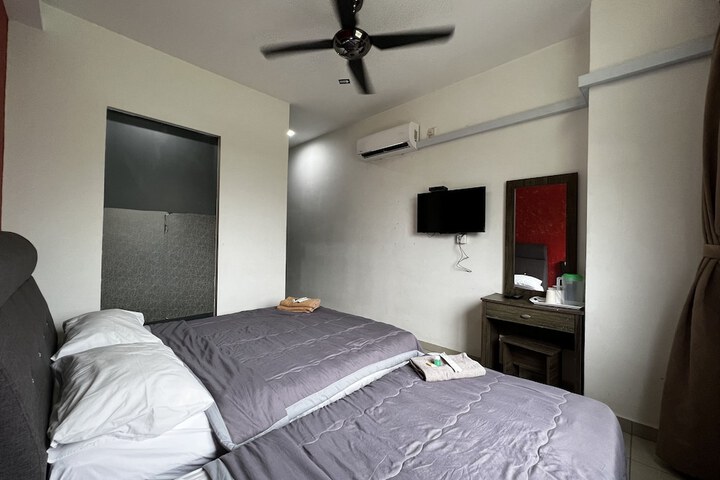 Room 11 of 15