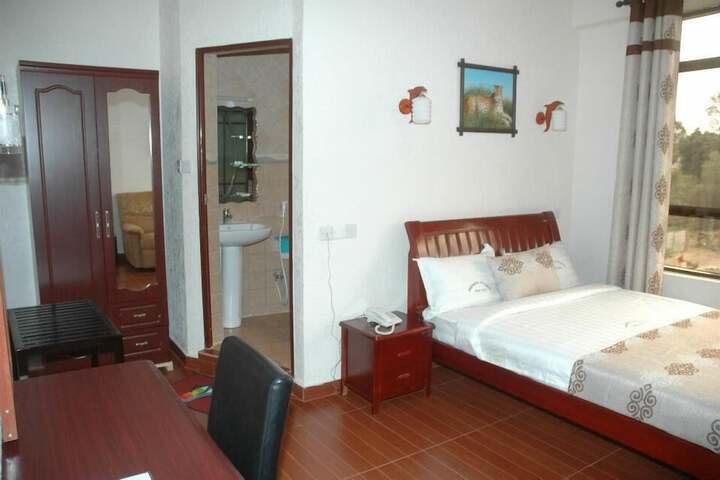 Room 15 of 49