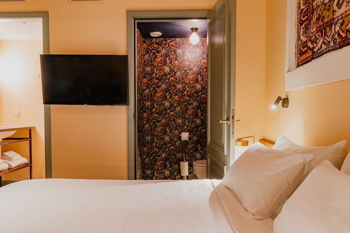 Room 15 of 239