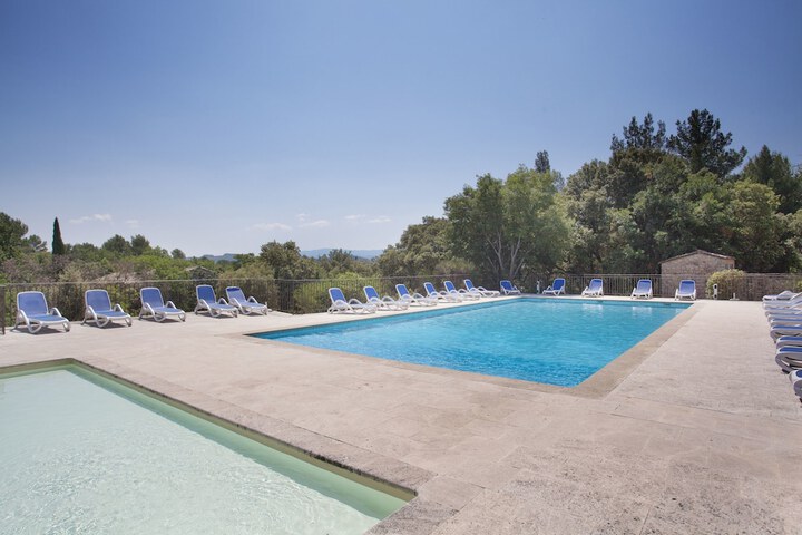 Pool 17 of 25