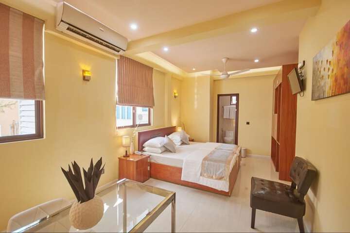 Room 3 of 32