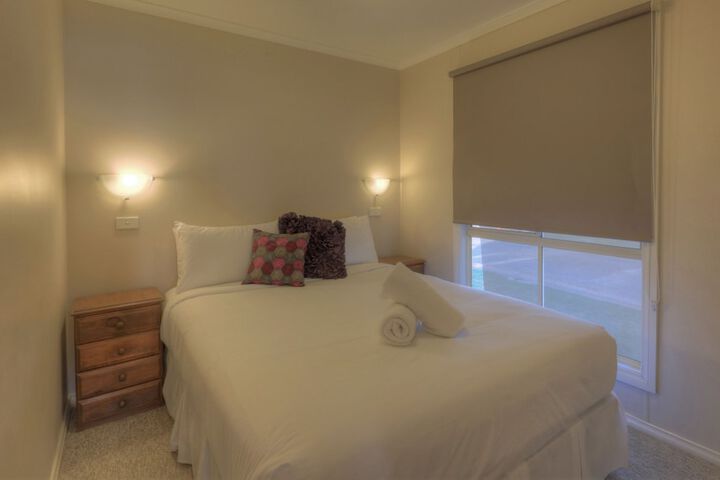 Room 4 of 142