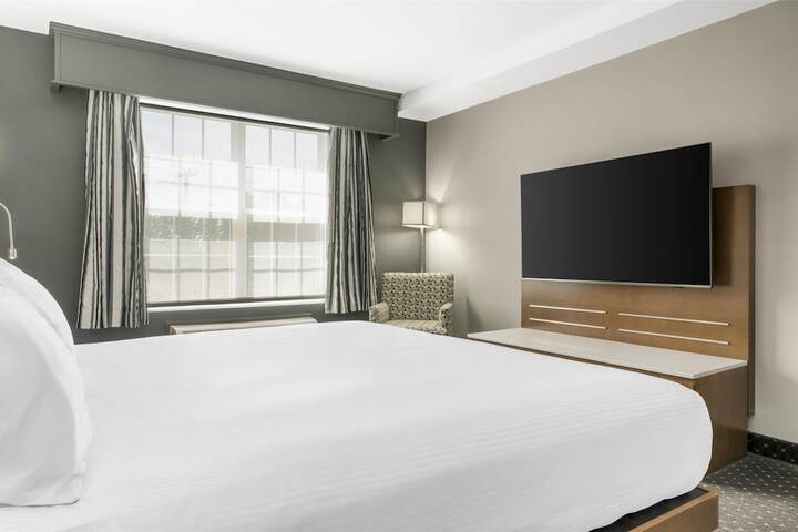 Room 29 of 65