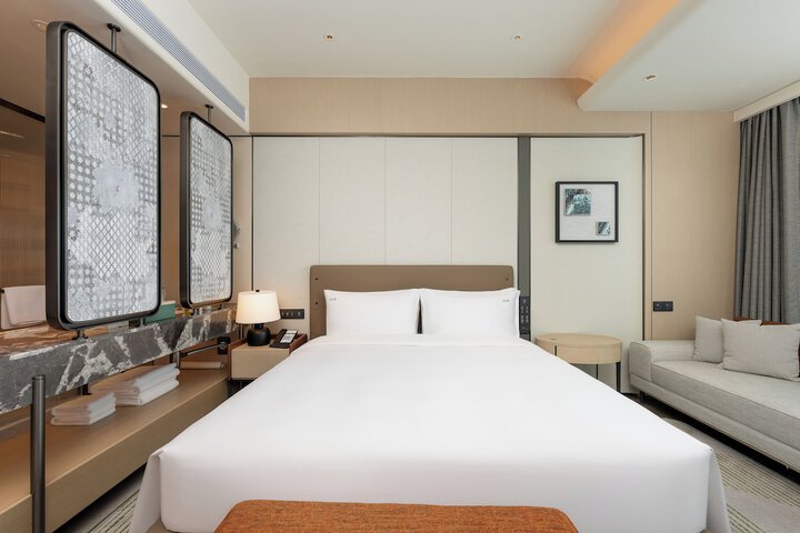 Room 31 of 83