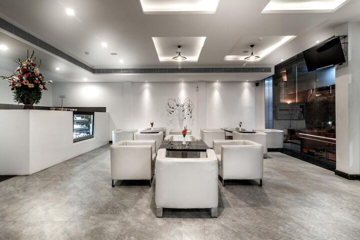 Entrance & Lobby