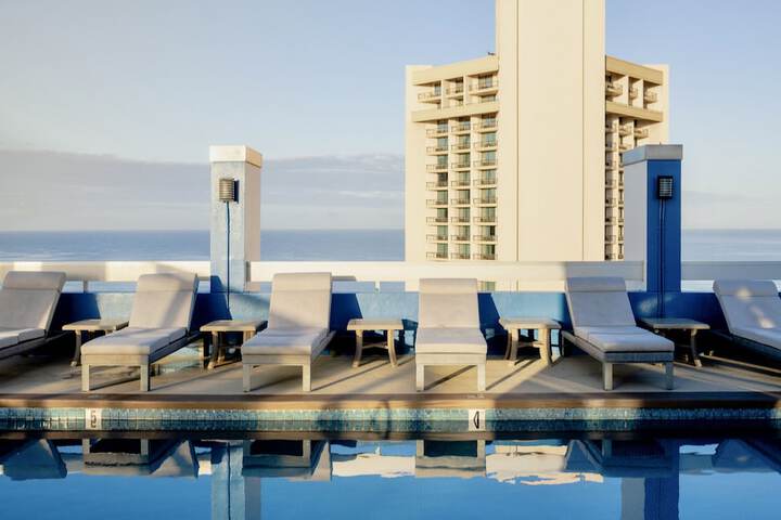 Rooftop pool