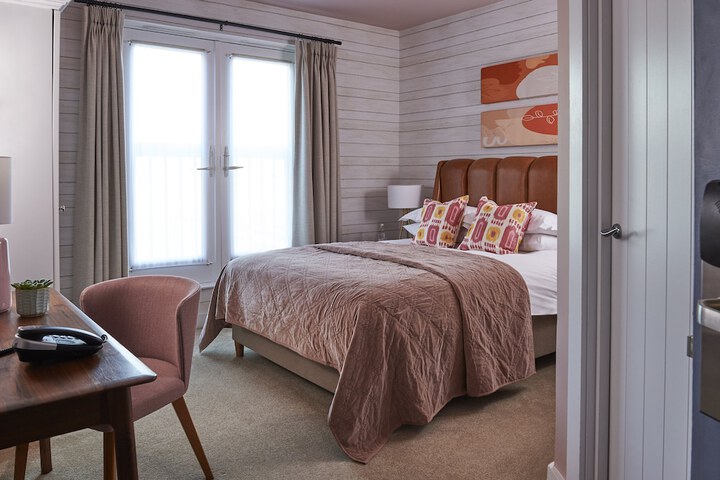 Room 12 of 75