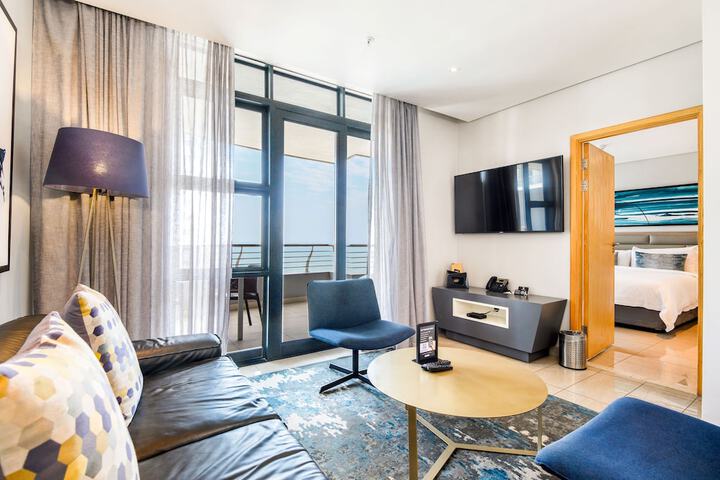 Room 21 of 210