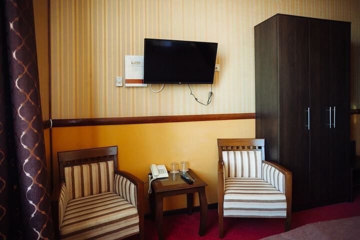 Room 11 of 35