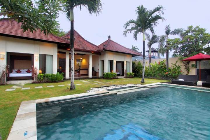 Hotel Pool