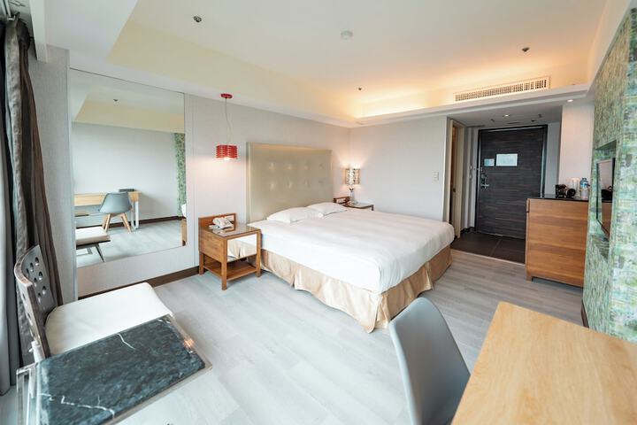 Room 27 of 74