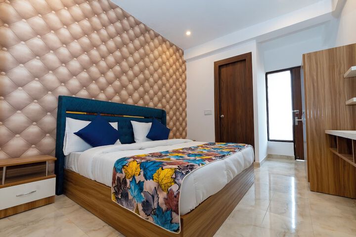 Room 15 of 61