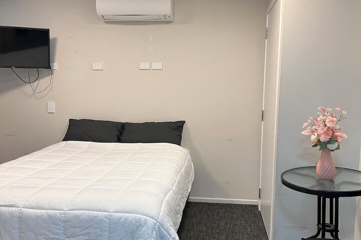 Room 8 of 81