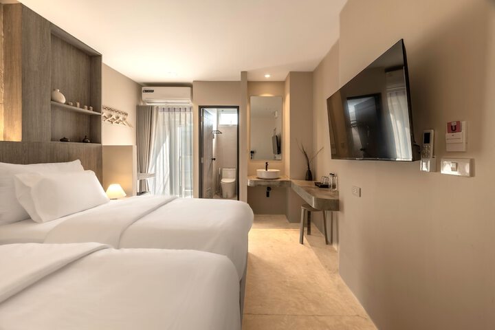 Room 25 of 41