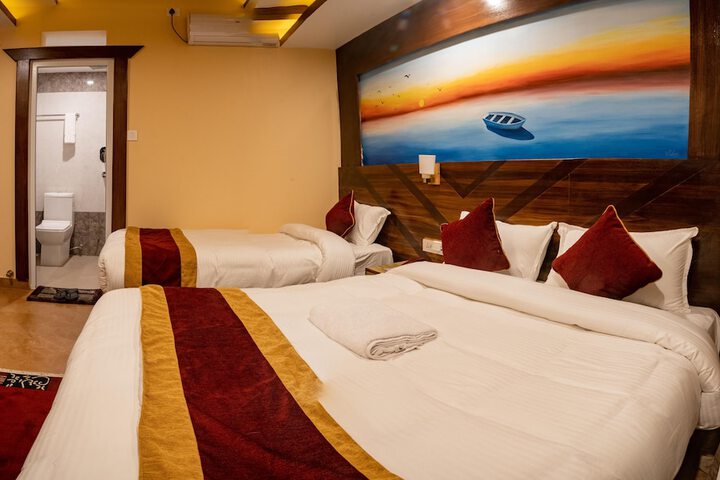 Room 8 of 12