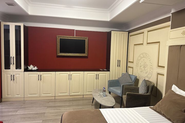Room 18 of 29