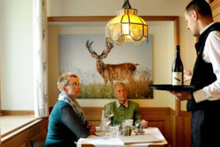 Dining 19 of 27